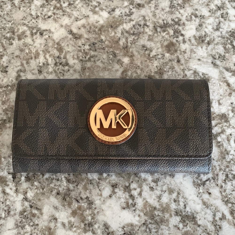 Michael Kors wallet🤎